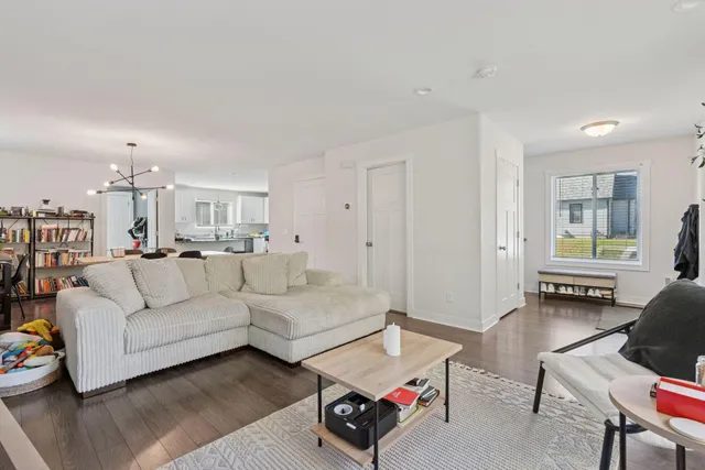 $3,195 | 2084 Reaney Avenue East, St. Paul, MN 55119