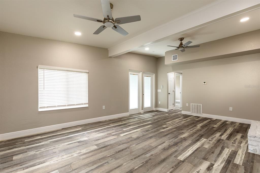 1007 San Domingo Road Orlando, FL 32808 - Photo 9 of 17 a view of an empty room with a window