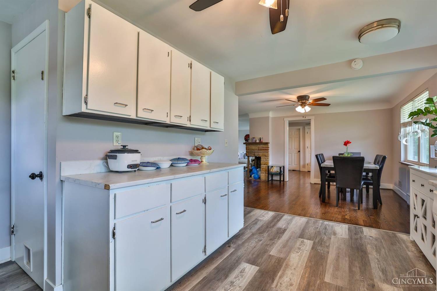 8698 Cox Road West Chester, OH 45069 - Photo 8 of 34