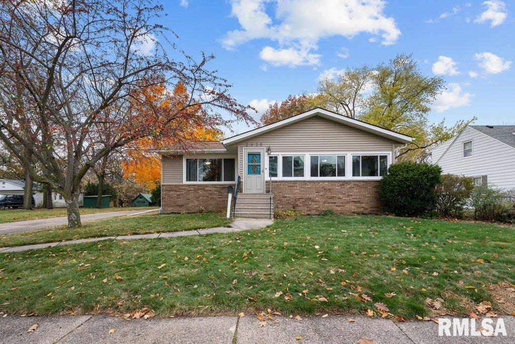 2425 4th Street Moline, IL 61265 - Photo 1 of 36 Gallery Image 1