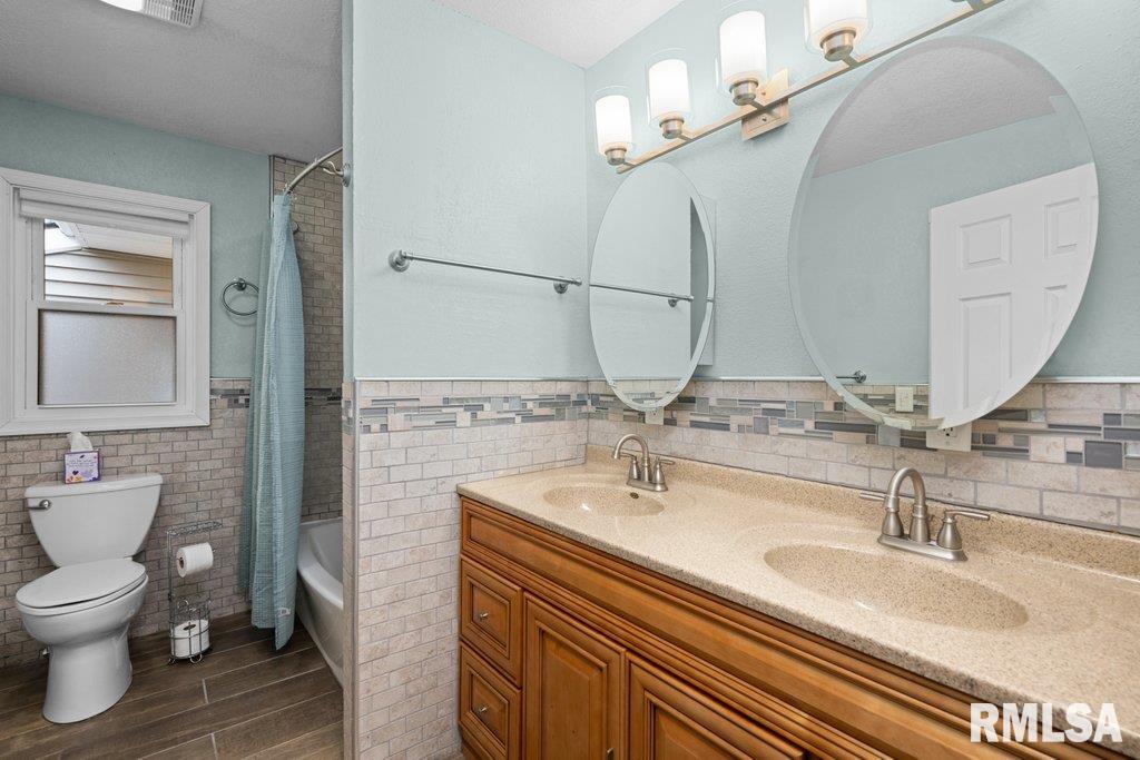 2425 4th Street Moline, IL 61265 - Photo 15 of 36 Gallery Image 15