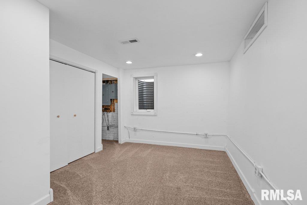 2425 4th Street Moline, IL 61265 - Photo 26 of 36 Gallery Image 26