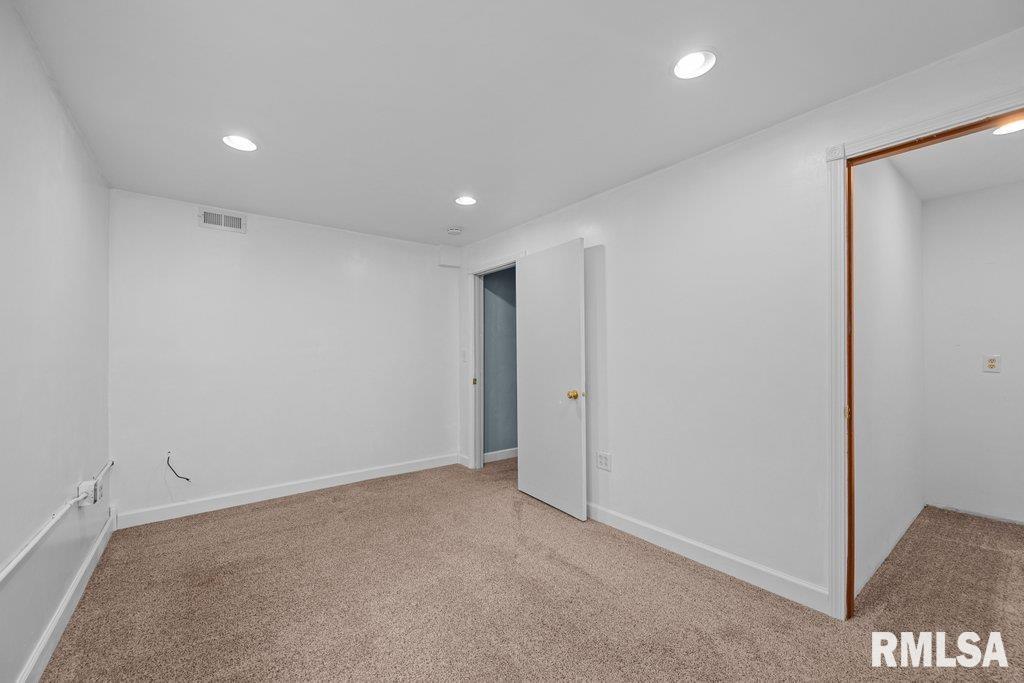 2425 4th Street Moline, IL 61265 - Photo 30 of 36 Gallery Image 30