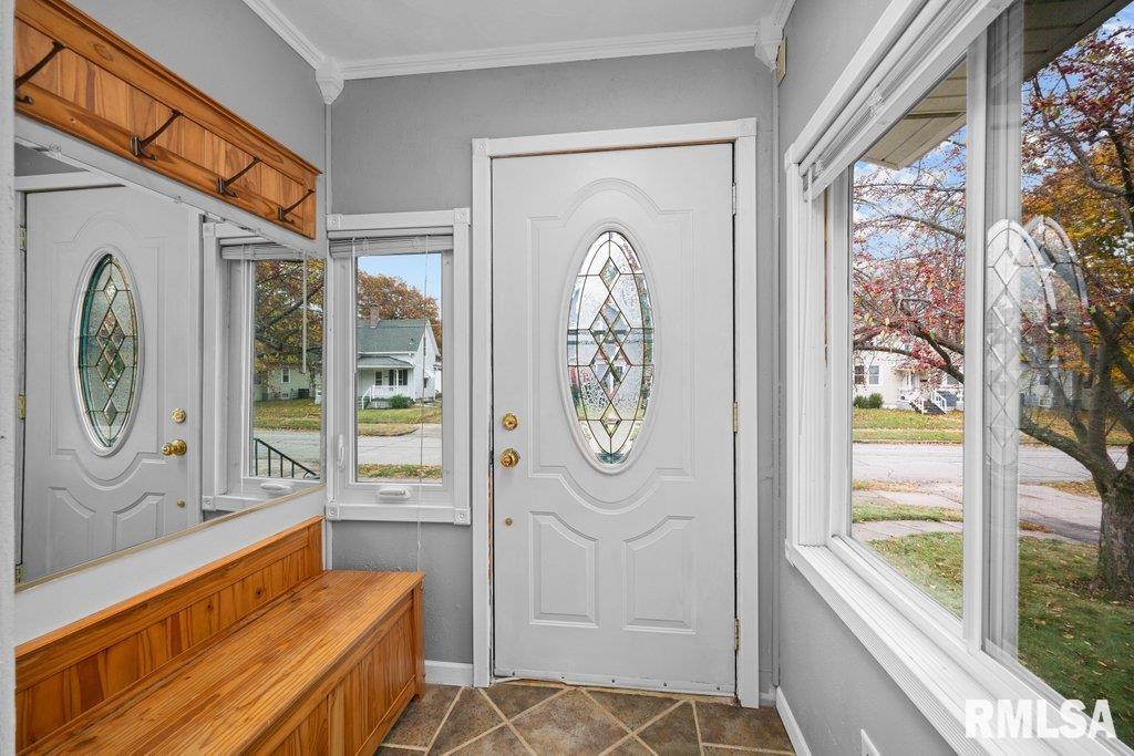 2425 4th Street Moline, IL 61265 - Photo 4 of 36 Gallery Image 4