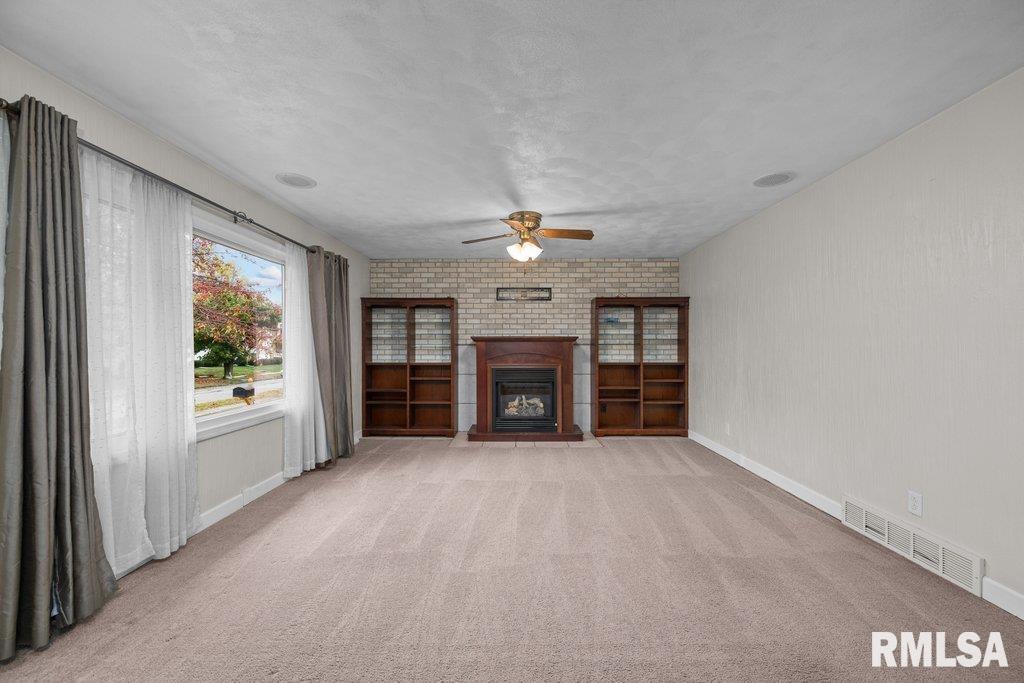 2425 4th Street Moline, IL 61265 - Photo 5 of 36 Gallery Image 5