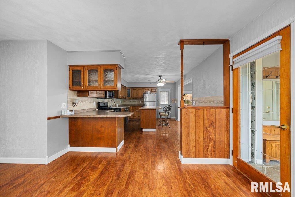 2425 4th Street Moline, IL 61265 - Photo 7 of 36 Gallery Image 7
