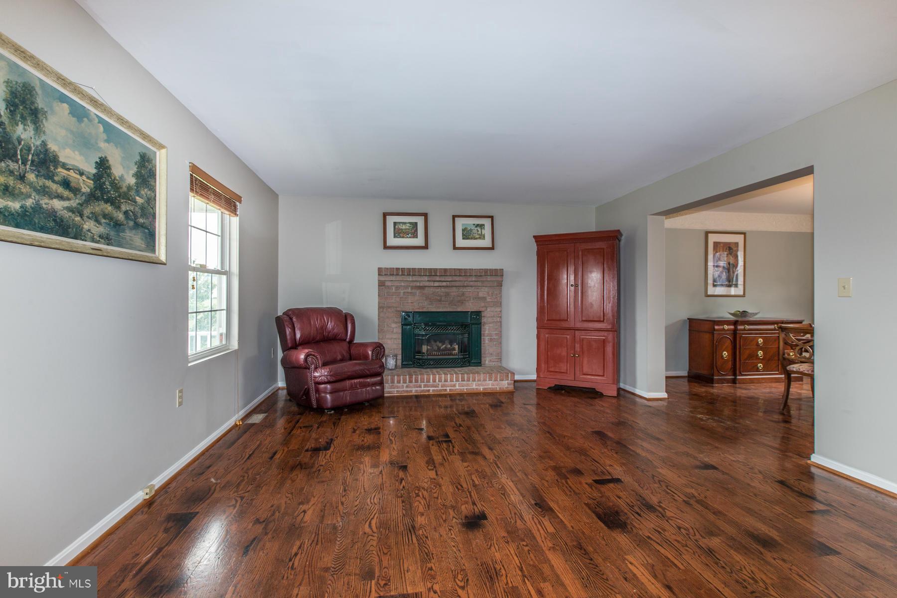 2694 Leslie Road Mount Airy, MD 21771 - Photo 5 of 30 Living Room