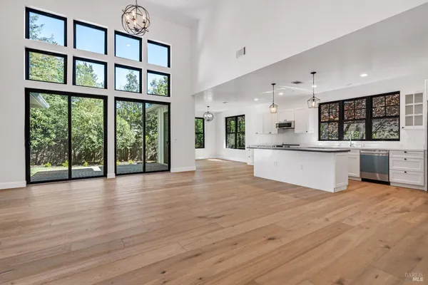 $5,900 | 1560-1558 Laurel Street, Healdsburg, CA 95448