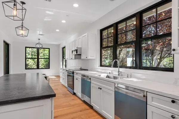 $5,900 | 1560-1558 Laurel Street, Healdsburg, CA 95448