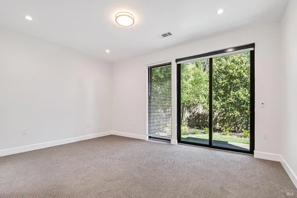 $5,959 | 1560-1558 Laurel Street, Healdsburg, CA 95448