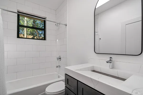 $5,959 | 1560-1558 Laurel Street, Healdsburg, CA 95448