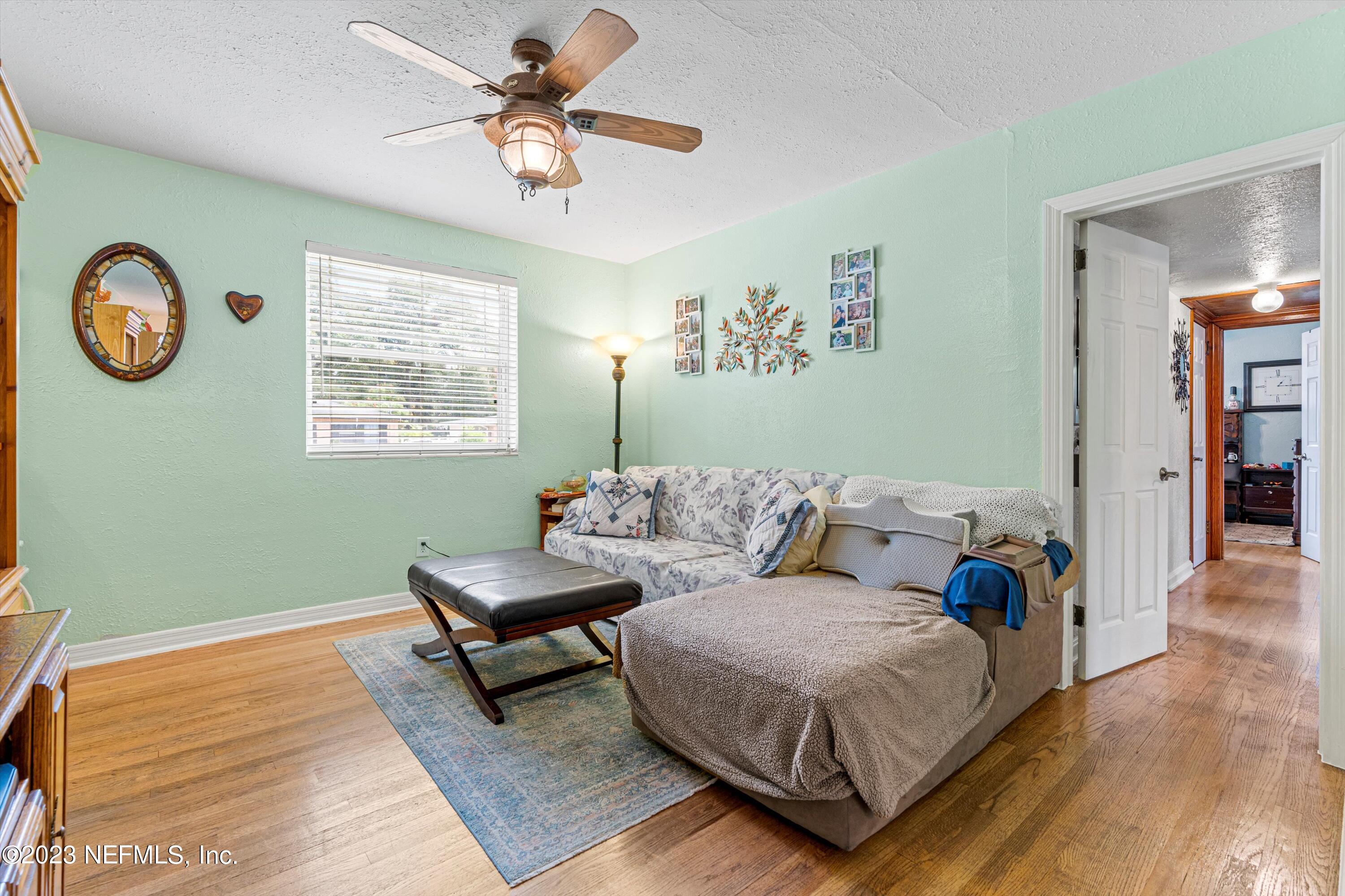 04-Living Room