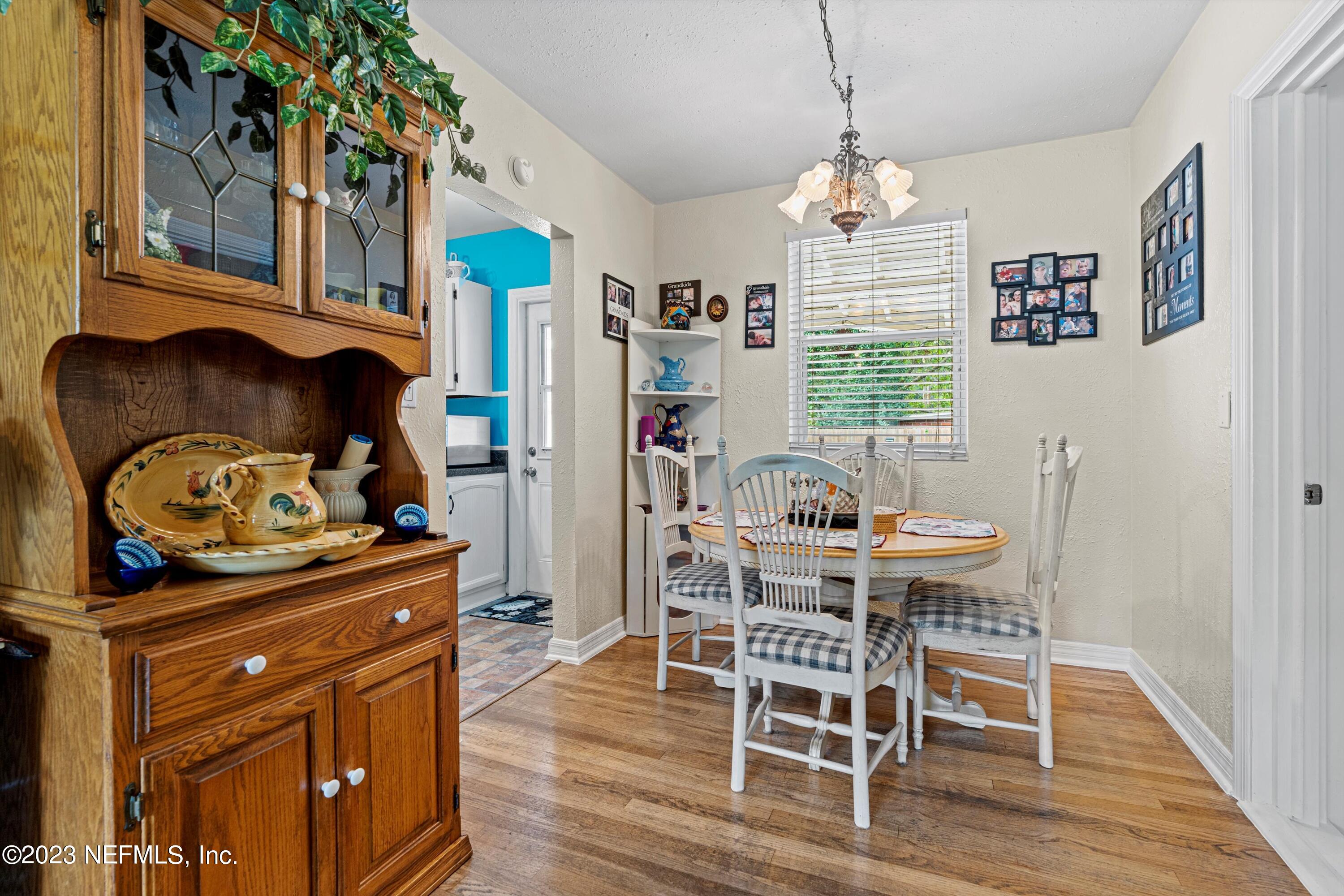 06-Dining Area