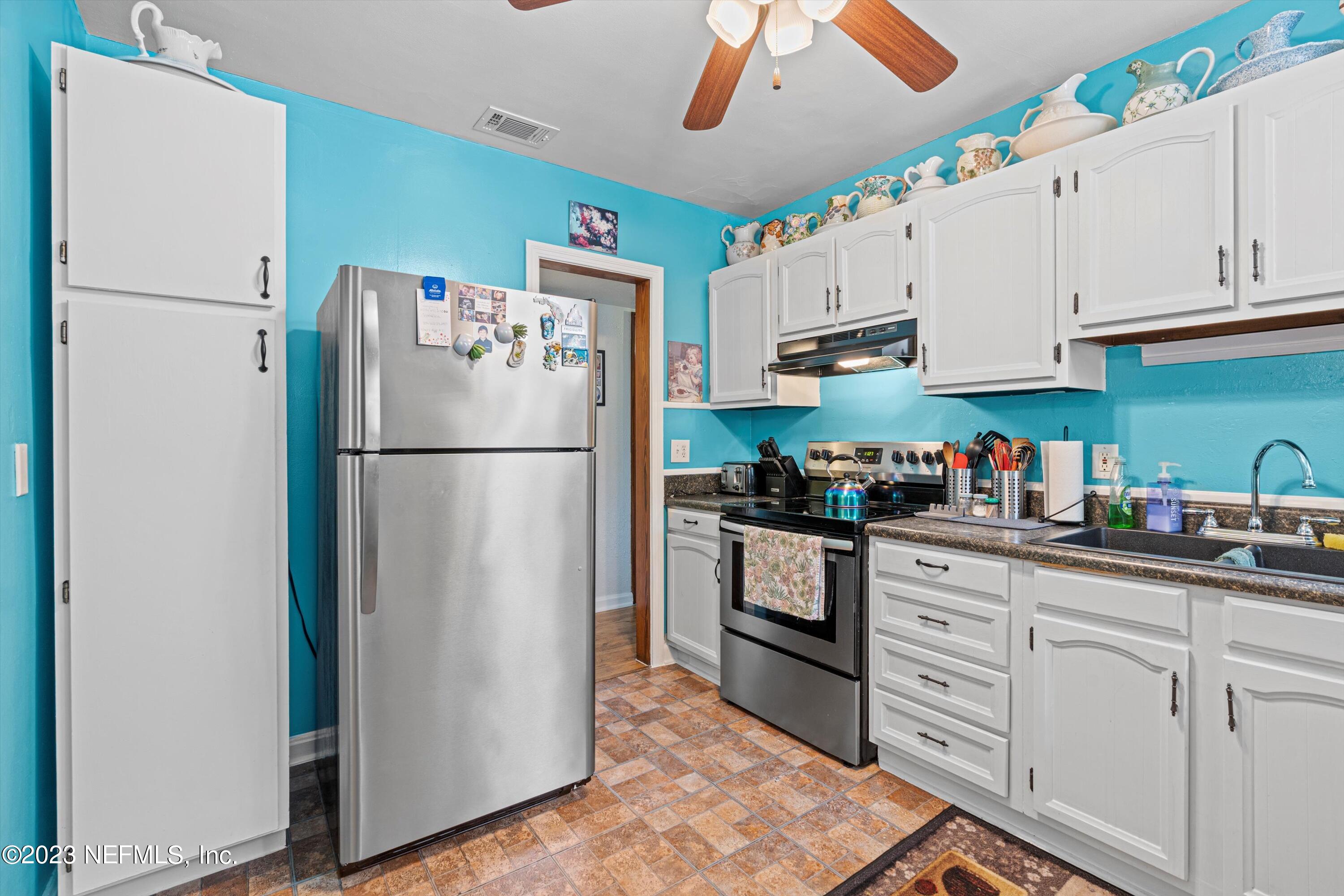 1748 Shelton Road Jacksonville, FL 32211 - Photo 10 of 24 09-Kitchen