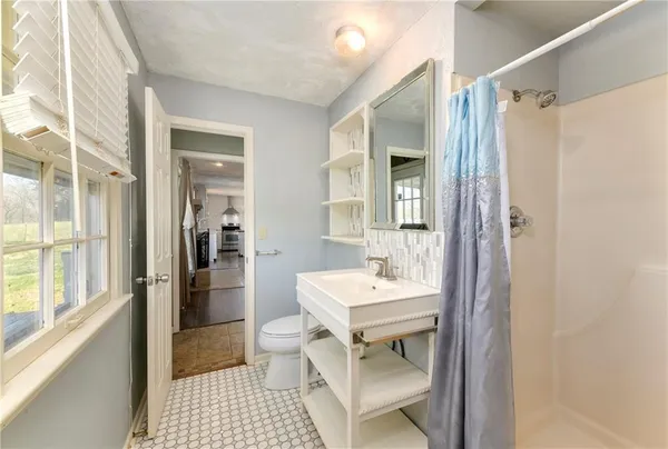 $369,900 | 19046 106th Street, McLouth, KS 66054