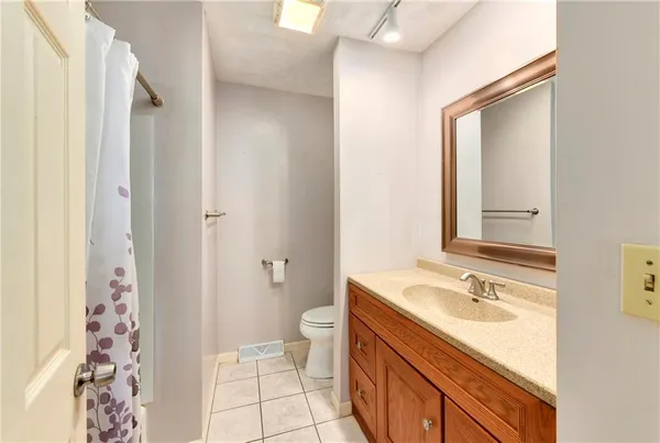 $369,900 | 19046 106th Street, McLouth, KS 66054