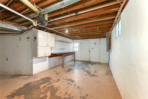 $369,900 | 19046 106th Street, McLouth, KS 66054