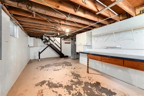 $369,900 | 19046 106th Street, McLouth, KS 66054