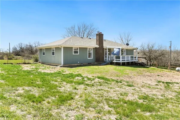 $369,900 | 19046 106th Street, McLouth, KS 66054