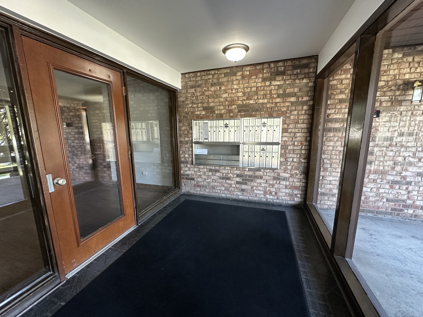 1815 Oakton Street, Unit 2A Park Ridge, IL 60068 - Photo 15 of 17 Gallery Image 15