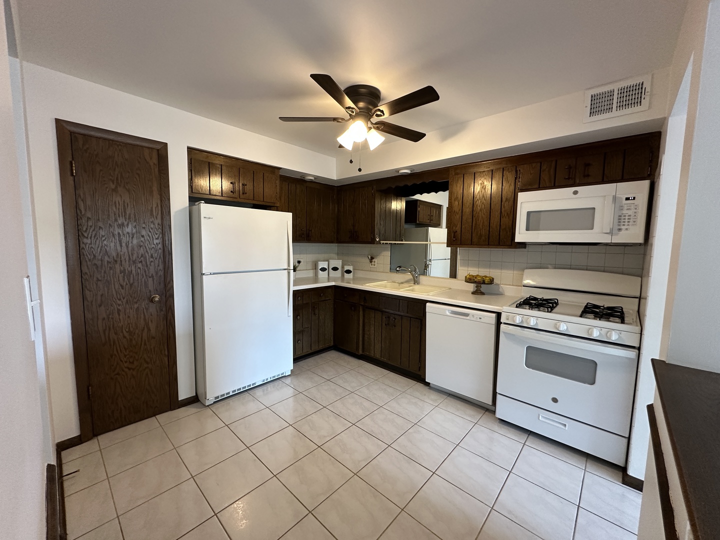 1815 Oakton Street, Unit 2A Park Ridge, IL 60068 - Photo 7 of 17 Gallery Image 7