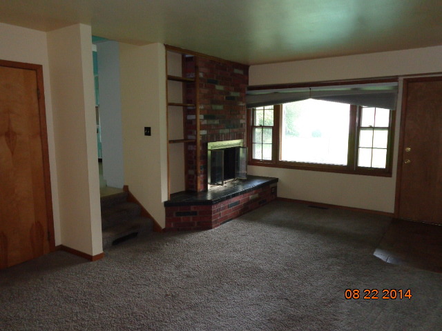 1102 Garden Road DeKalb, IL 60115 - Photo 3 of 15