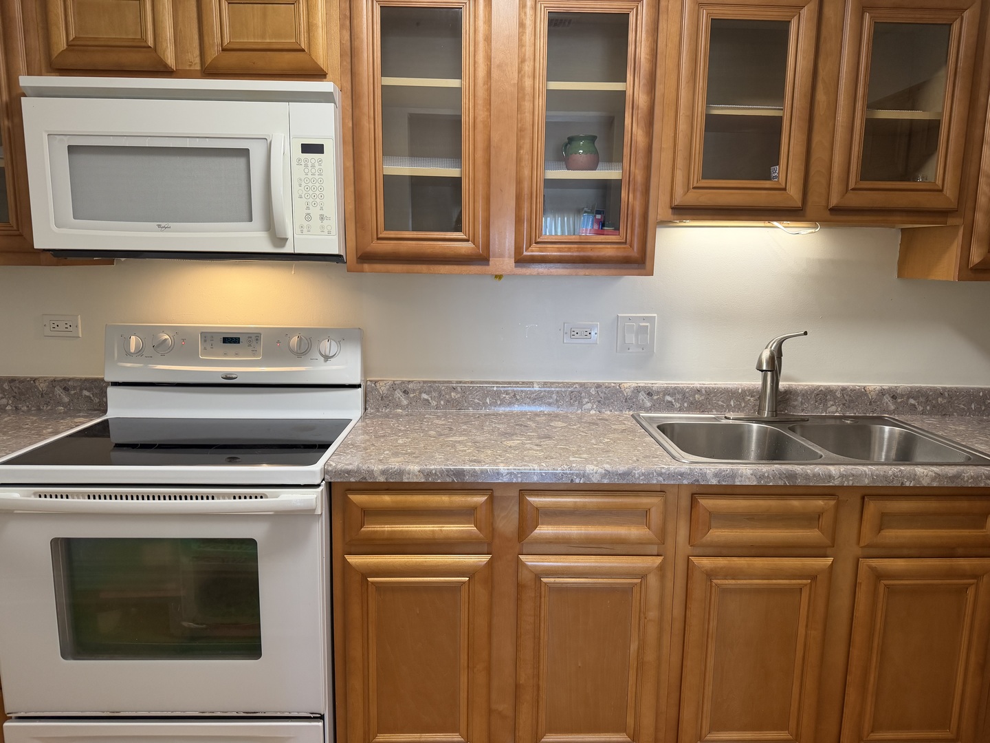 703 West Central Road, Unit 1C8 Mount Prospect, IL 60056 - Photo 4 of 10 Gallery Image 4