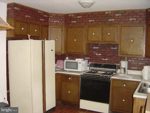 11 Heatherland Road Middletown, PA 17057 - Photo 2 of 8 Gallery Image 2