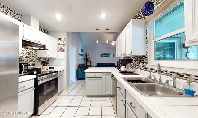 $799,900 | 2021 Marye Brant Loop North, Neptune Beach, FL 32266