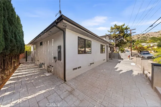 $1,500,000 | 8369 Vine Valley Drive, Sun Valley, CA 91352