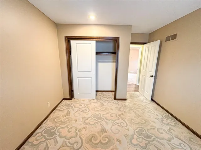 $425,000 | 8011 Gillette Street, Lenexa, KS 66215