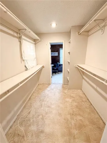 $425,000 | 8011 Gillette Street, Lenexa, KS 66215