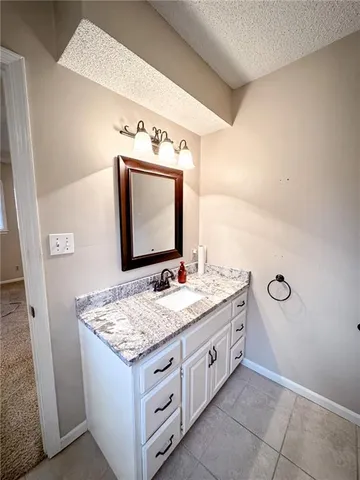 $425,000 | 8011 Gillette Street, Lenexa, KS 66215