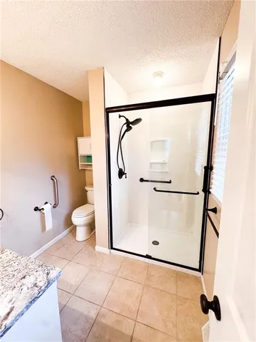 $425,000 | 8011 Gillette Street, Lenexa, KS 66215