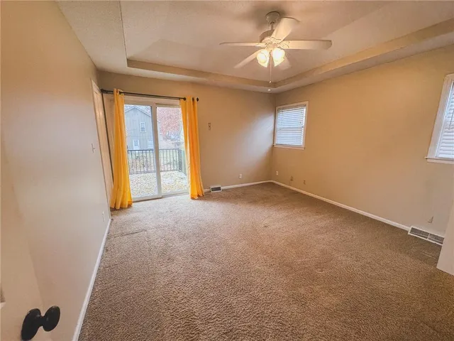 $425,000 | 8011 Gillette Street, Lenexa, KS 66215