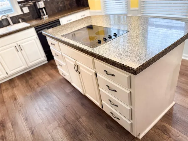 $425,000 | 8011 Gillette Street, Lenexa, KS 66215