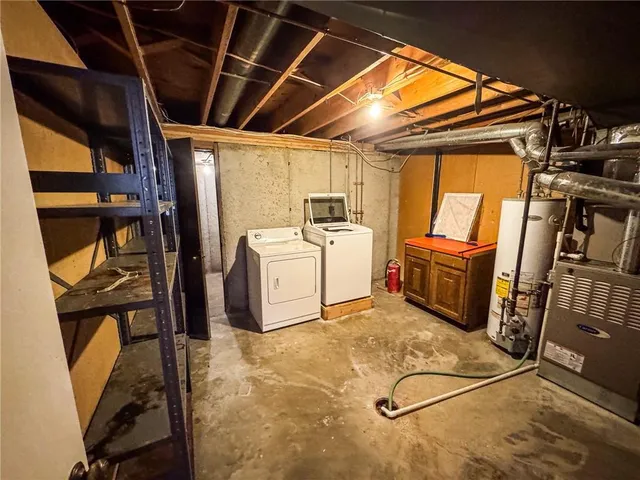 $425,000 | 8011 Gillette Street, Lenexa, KS 66215