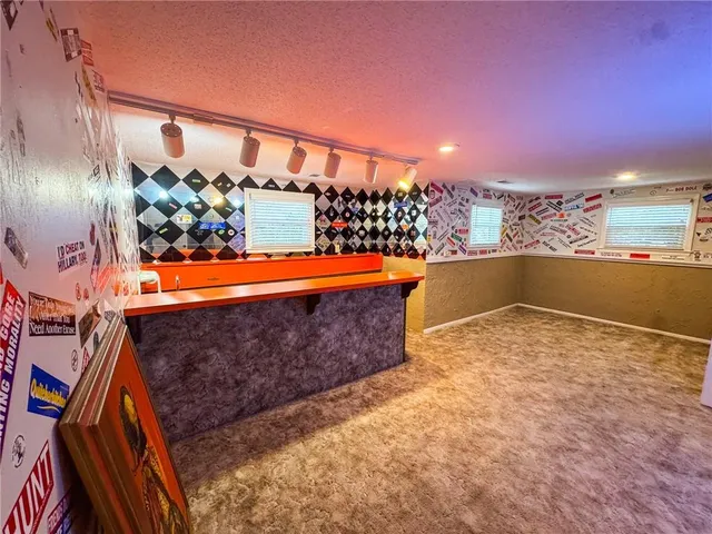 $425,000 | 8011 Gillette Street, Lenexa, KS 66215