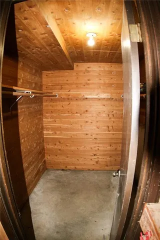 $425,000 | 8011 Gillette Street, Lenexa, KS 66215