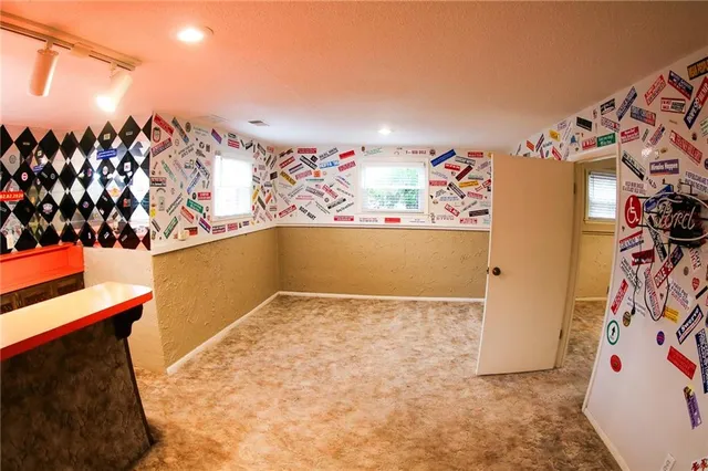 $425,000 | 8011 Gillette Street, Lenexa, KS 66215