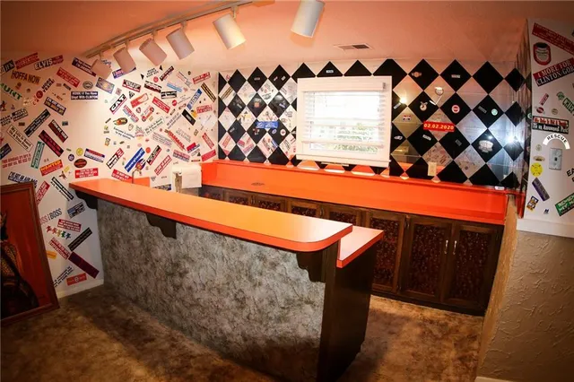 $425,000 | 8011 Gillette Street, Lenexa, KS 66215