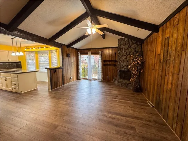 $425,000 | 8011 Gillette Street, Lenexa, KS 66215