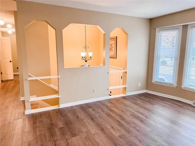 $425,000 | 8011 Gillette Street, Lenexa, KS 66215