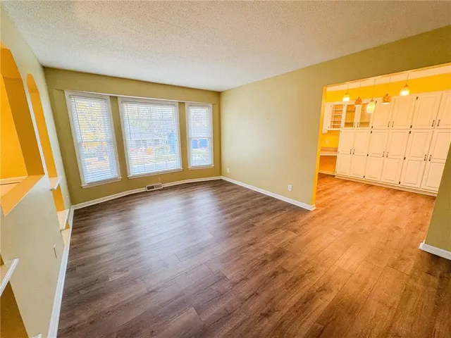 $425,000 | 8011 Gillette Street, Lenexa, KS 66215