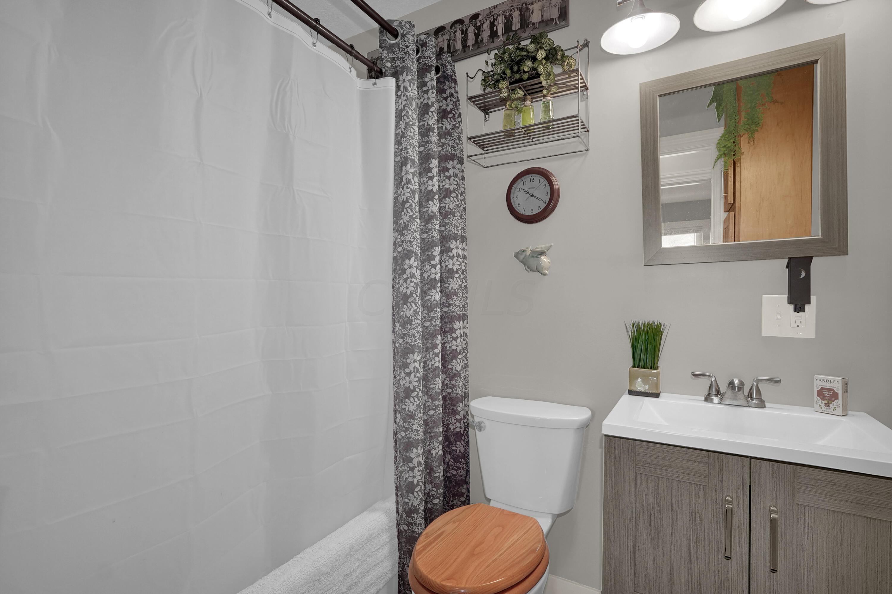 3738 Atkinson Road Columbus, OH 43232 - Photo 29 of 34 DSC09850