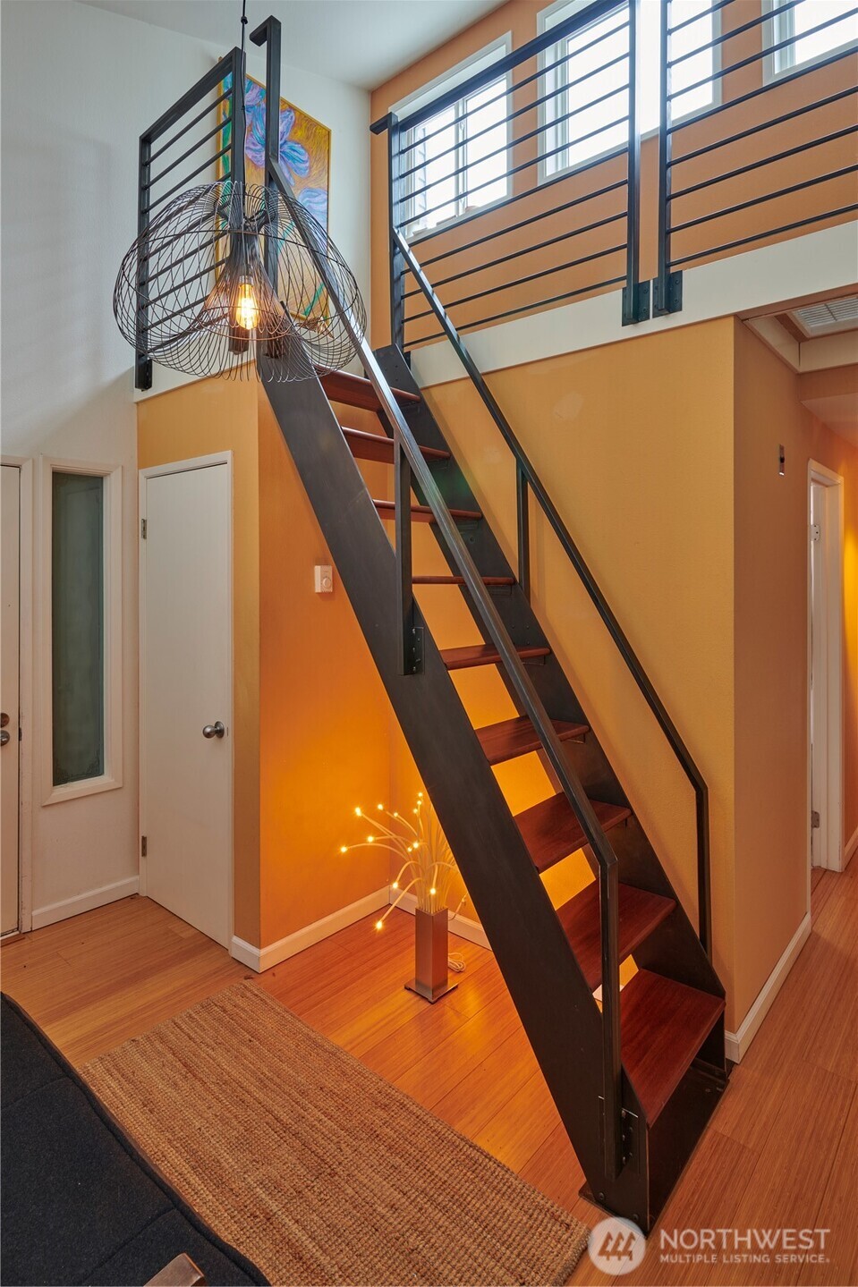 909 North 35th Street, Unit 403 Seattle, WA 98103 - Photo 14 of 37