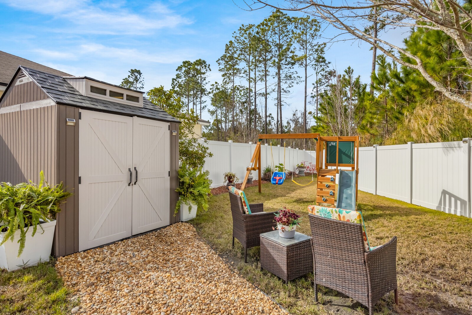 95170 Timberlake Drive Fernandina Beach, FL 32034 - Photo 29 of 36 a view of a backyard with sitting area