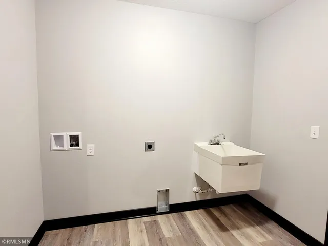 $349,900 | 1044 Cullen Street, St. Peter, MN 56082