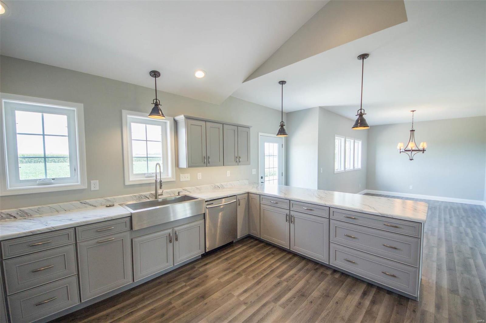 32526 Delhi Road Brighton, IL 62012 - Photo 12 of 47