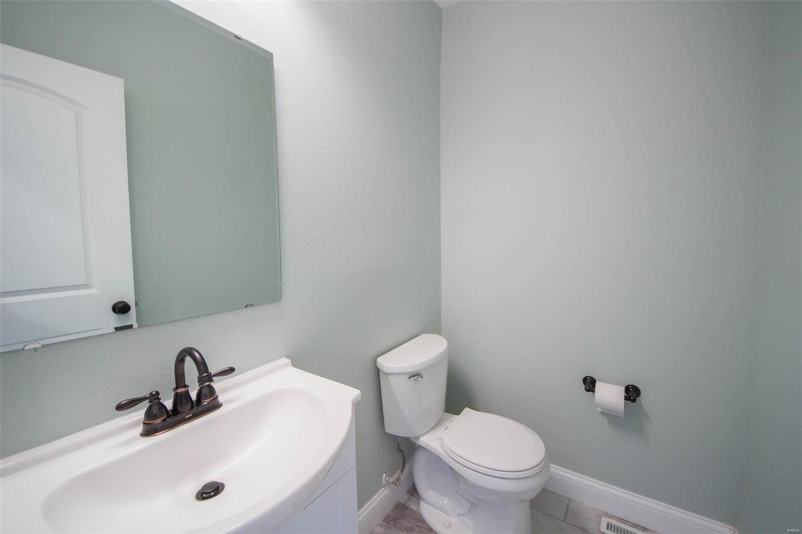 32526 Delhi Road Brighton, IL 62012 - Photo 18 of 47